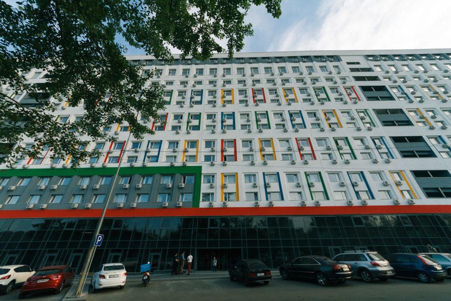 Dvukhurovnevyi Liuks Na Beresteiskoi * Kyiv